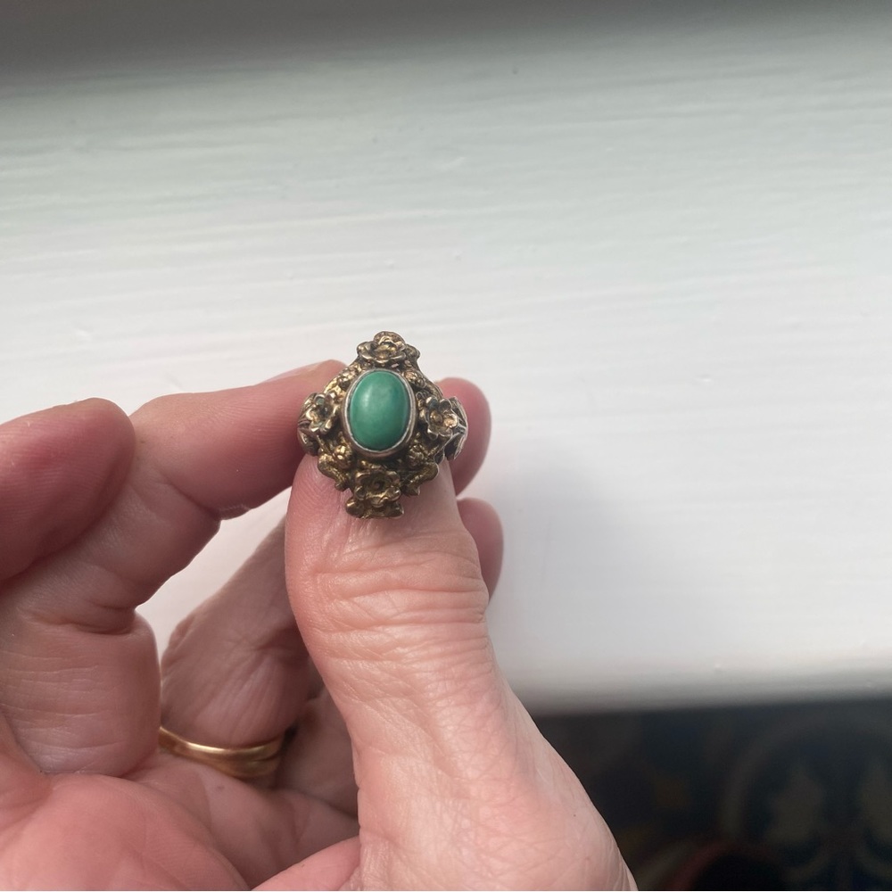 Sterling and green stone ring - Picture 9 of 11